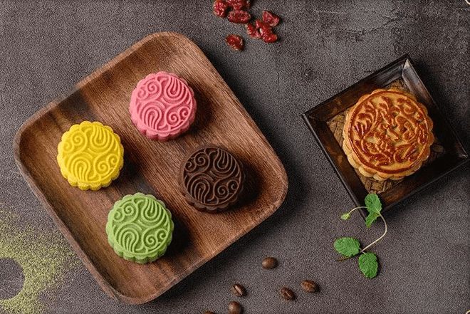月餅全自動(dòng)刷蛋機(jī)，提高產(chǎn)品產(chǎn)量，提升產(chǎn)品檔次！